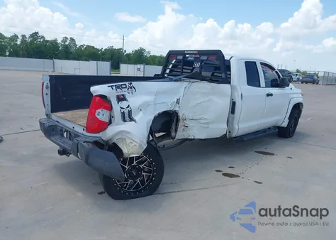 2015 Toyota Tundra Sr 5.7L V8 z USA, uszkodzony, nr VIN 5TFTY5F16FX008798